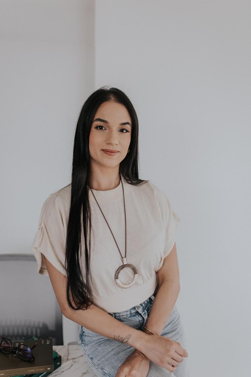Retrato de Ana Luiza Costa, da equipe da Pausa Psicologia