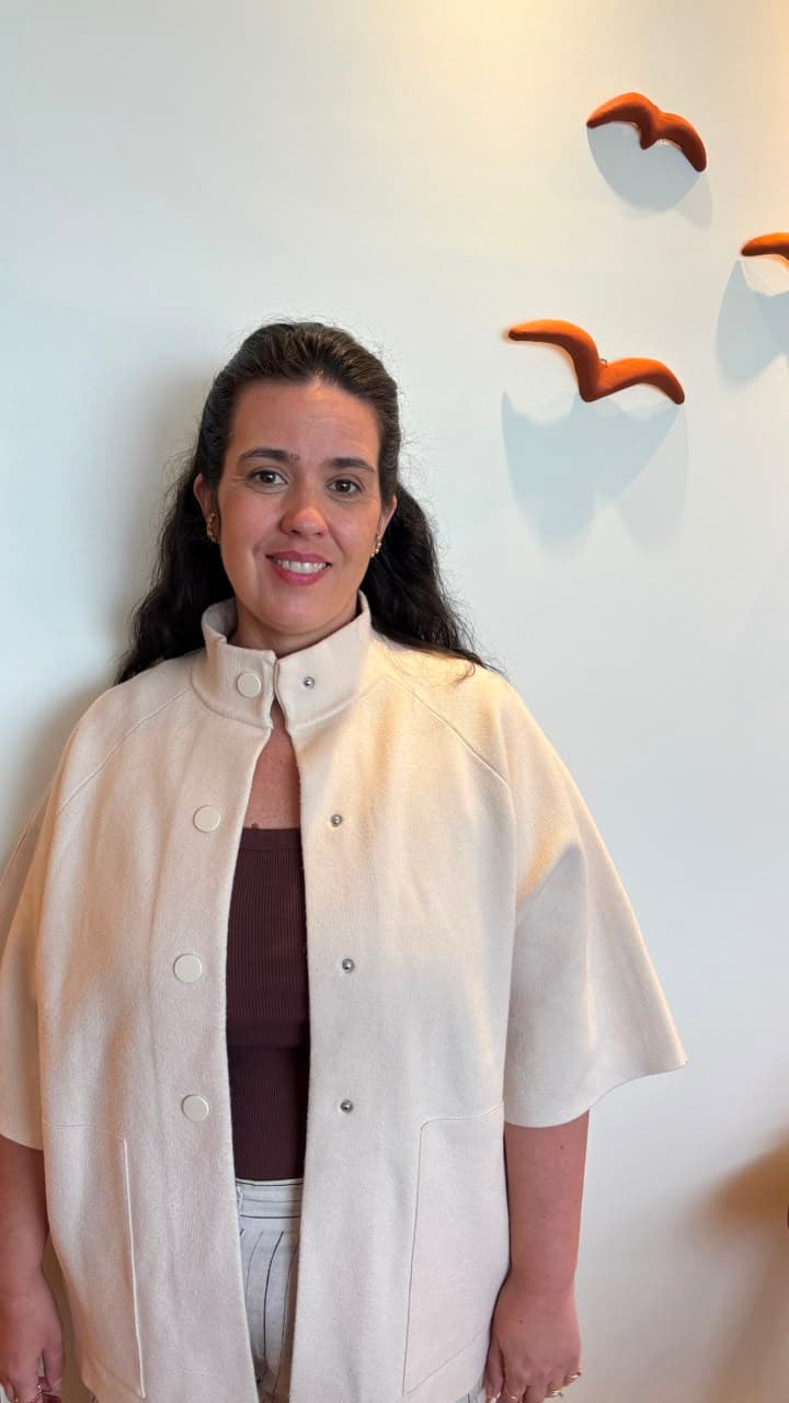 Retrato de Juliana Vasconcelos, da equipe da Pausa Psicologia